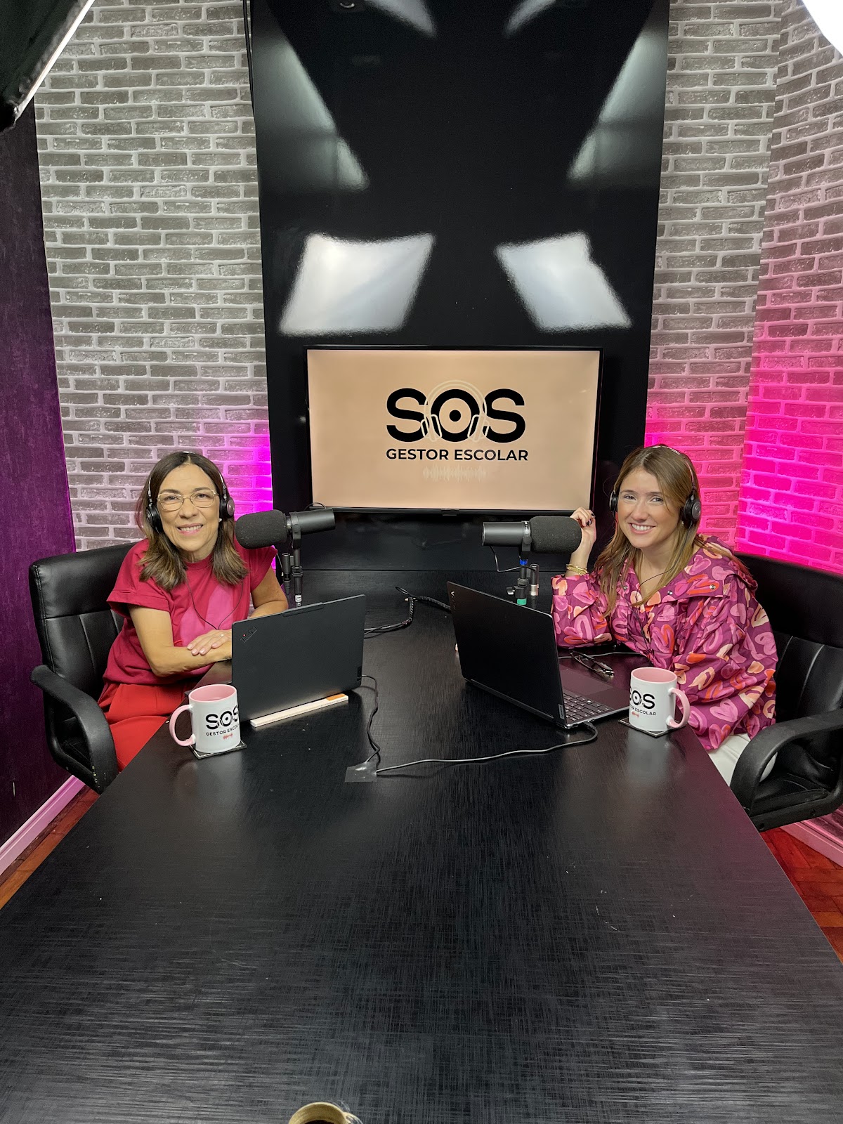 Gravação ao vivo do Podcast SOS Gestor Escolar com Roberta e Taís Bento